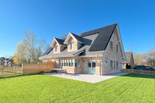 Biikehuus Ost - Moderne Doppelhaushälfte mit großem Garten 