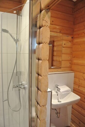 Renoviertes Bad mit Dusche