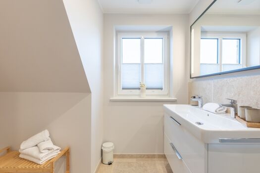 Biikehuus West - Modernes Duschbad im OG