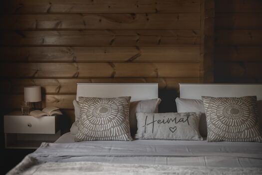 Schlafzimmer 1 mit TV