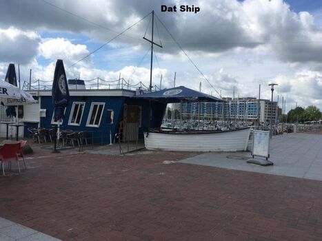 Dat Schiff am Hafen