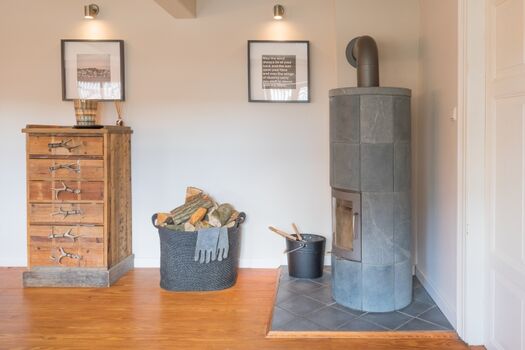 Dörpshus - Gemütlicher Wohnbereich mit Kamin