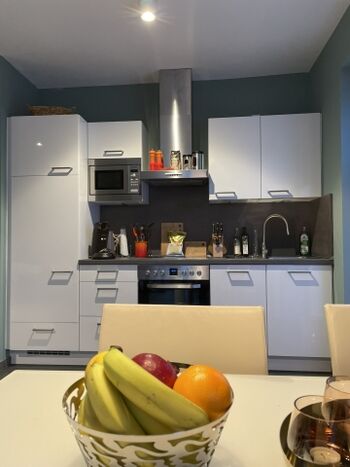 Voll ausgestattete Küchenzeile