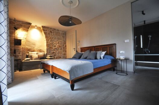 EG Schlafzimmer mit angrenzendem Bad