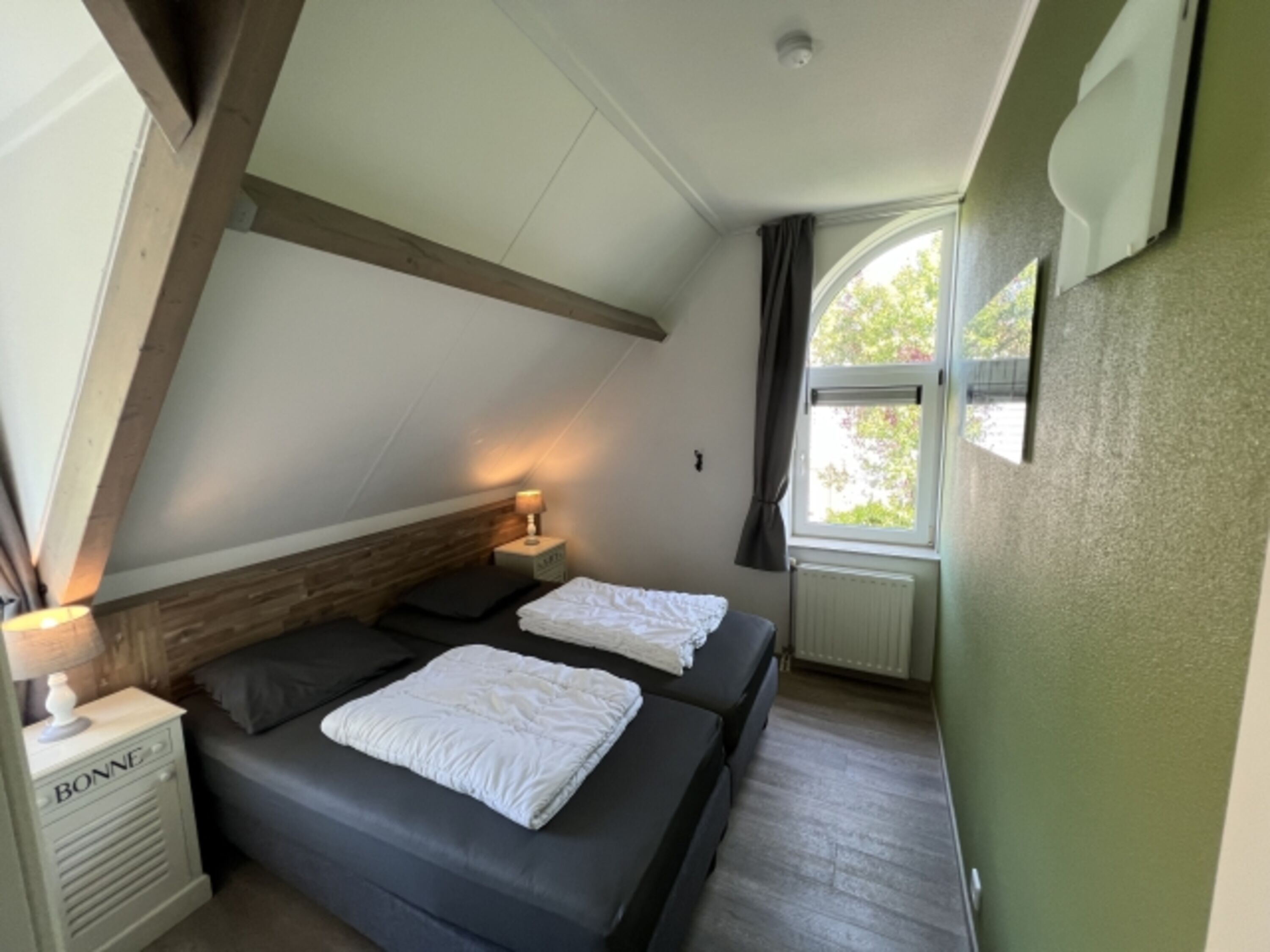 Schlafzimmer 2