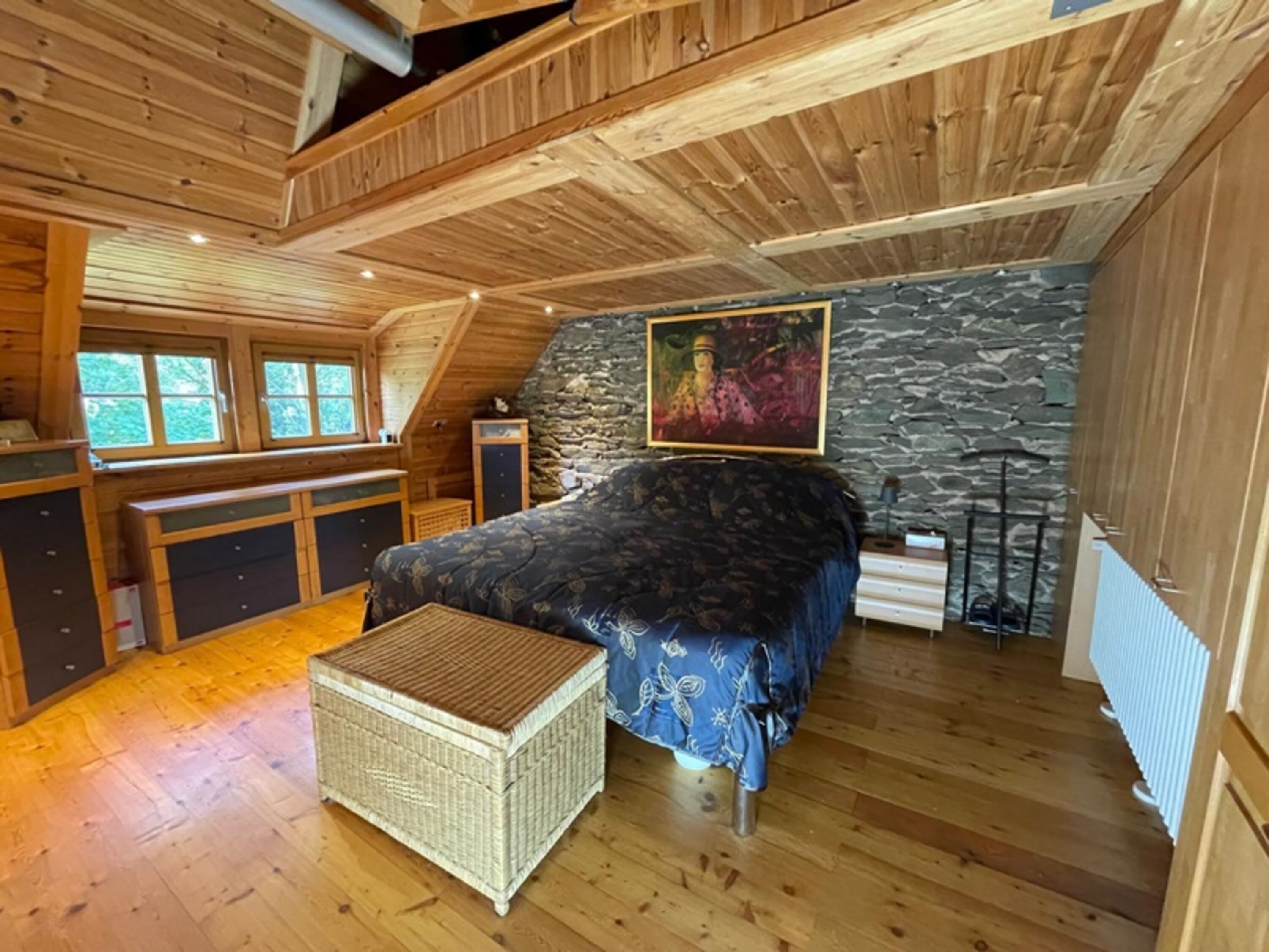 Schlafzimmer mit Doppelbett
