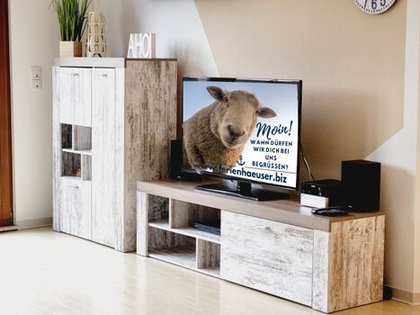 TV, Radio, CD- und DVD-Player im Erdgeschoss