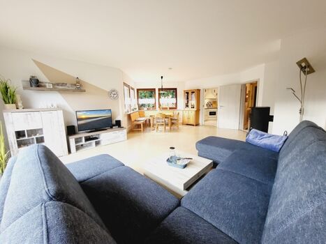 Großer Wohn-Essbereich im Erdgeschoss