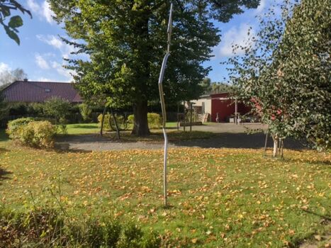 Garten mit Herbstlaub