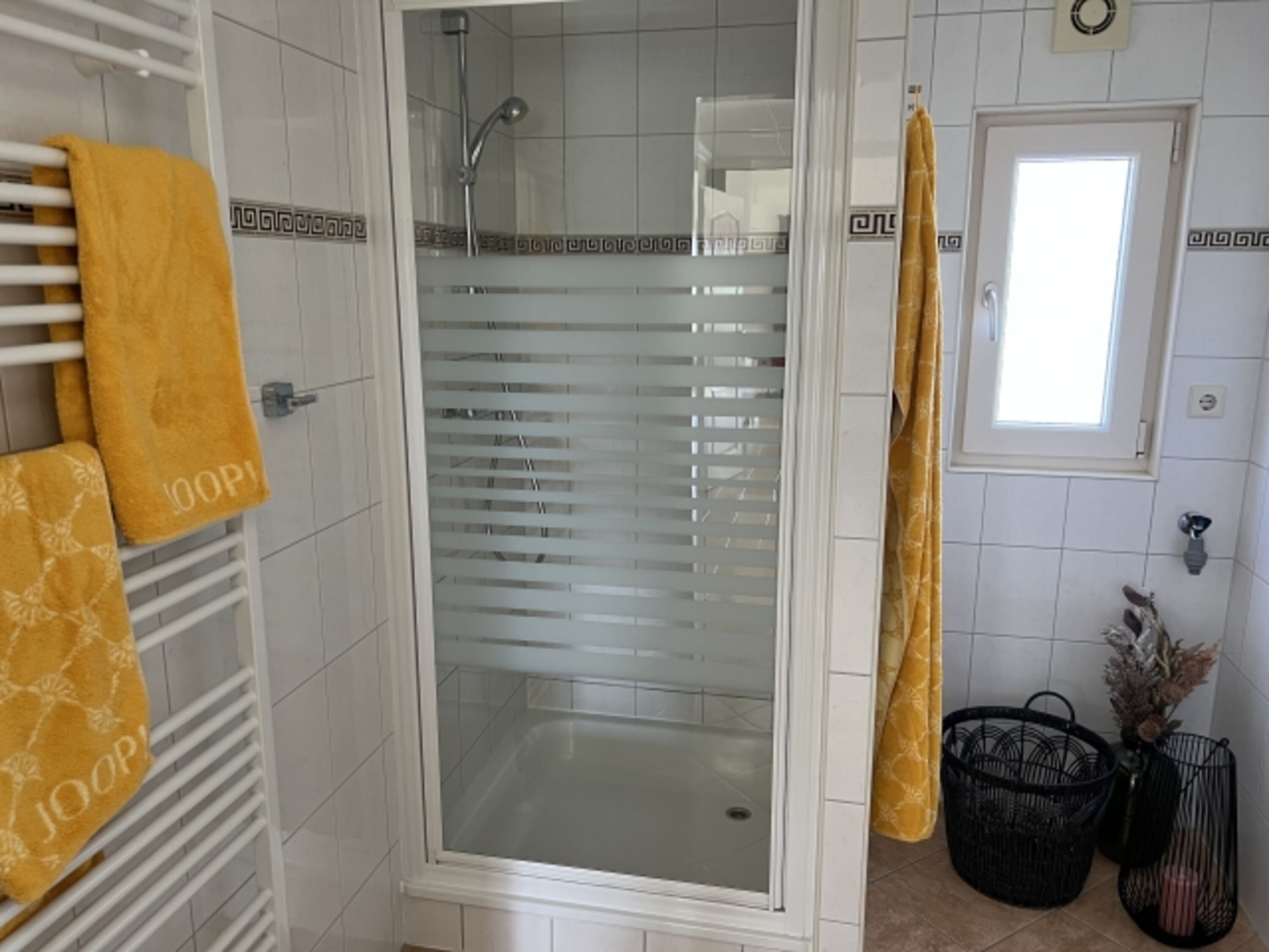 Badezimmer (WC separat)