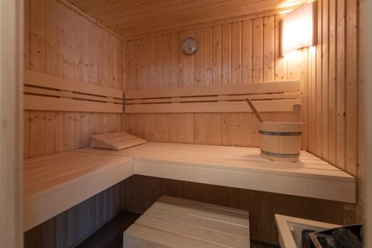 Sauna im Erdgeschoss