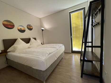 Schlafzimmer 2 mit Boxspringbett