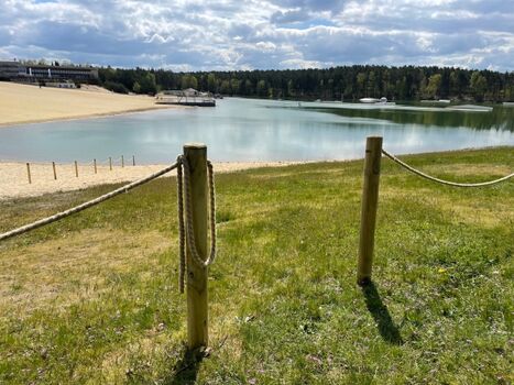 Nur wenige Meter bis zum Hundestrand am Badesee