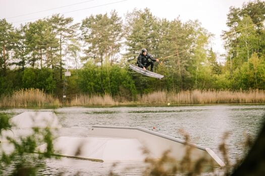 Wakeboard und Wasserski am Bernsteinsee