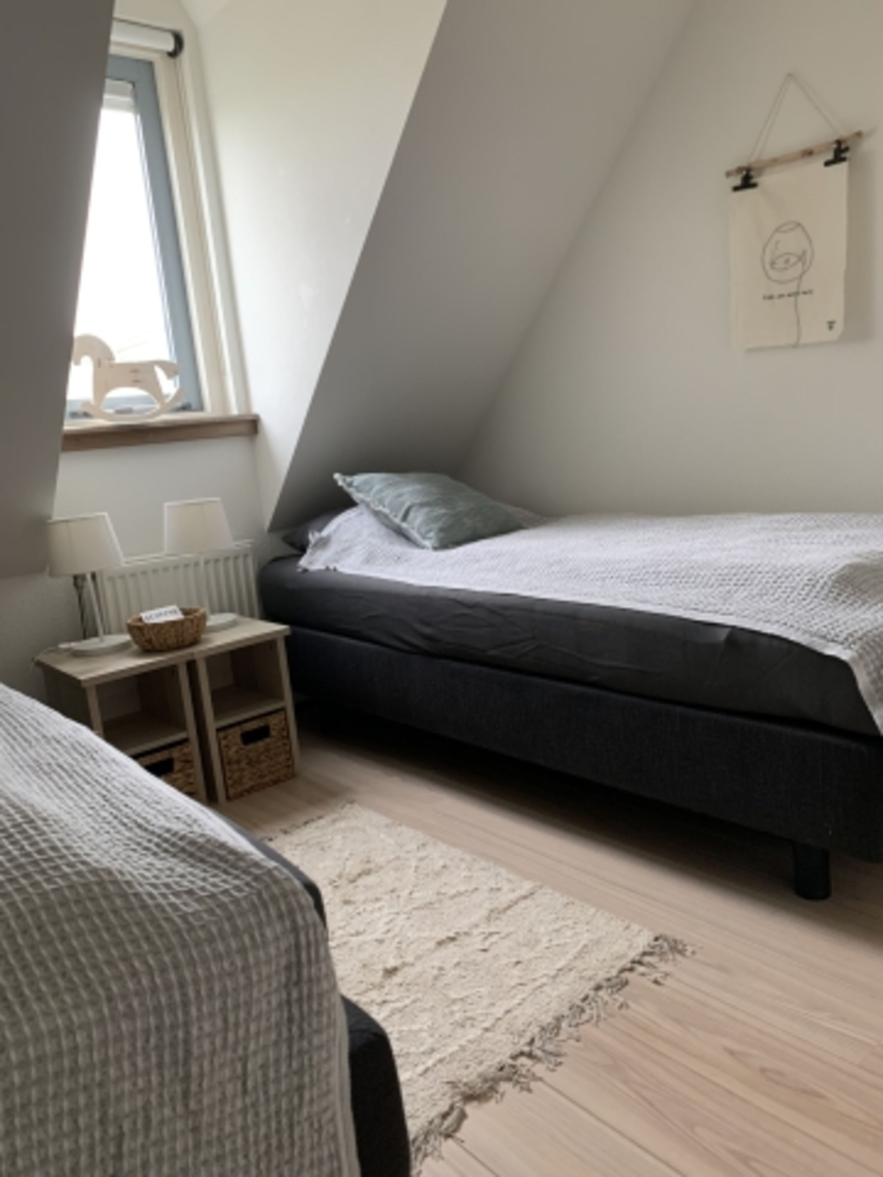 Schlafzimmer 3 = Kinderzimmer mit Schrägen