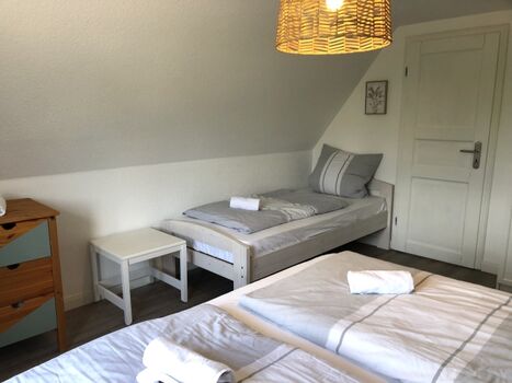 Einzelbett in Schlafzimmer 2