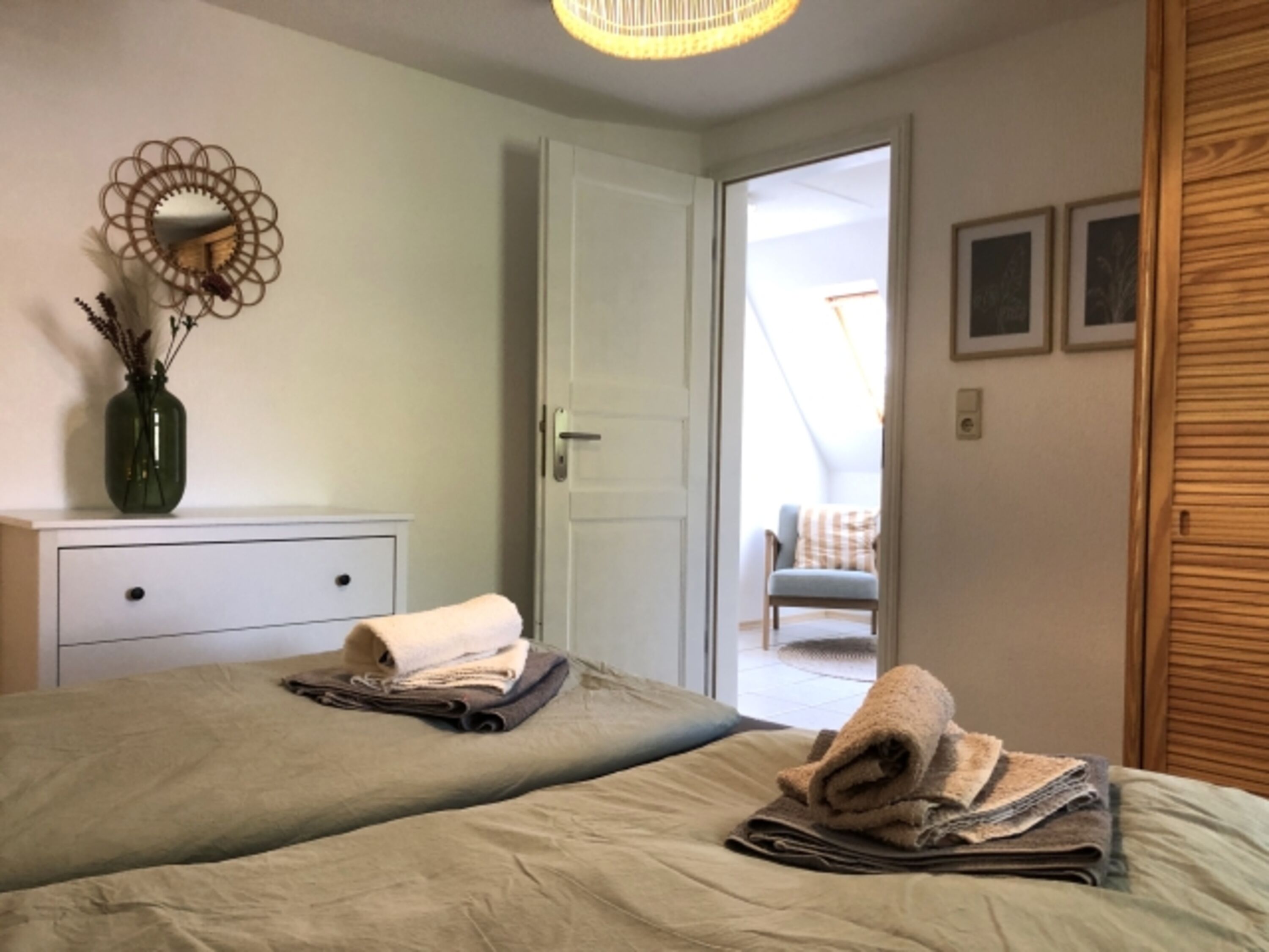 Schlafzimmer 1