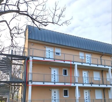 Außenansicht (1. Etage erreichbar über Außentreppe, Treppenhaus oder Fahrstuhl)