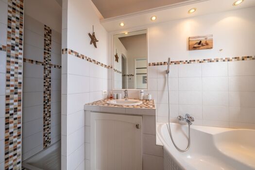 Bad en Suite des Himmelbettzimmers