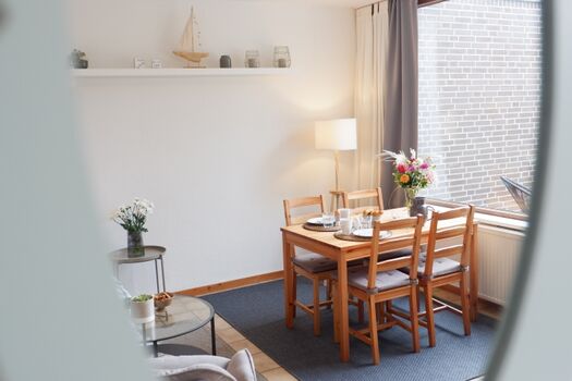 Heller und gemütlicher Essbereich 