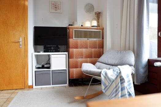 Schaukel-Sessel zum Schnökern und Entspannen