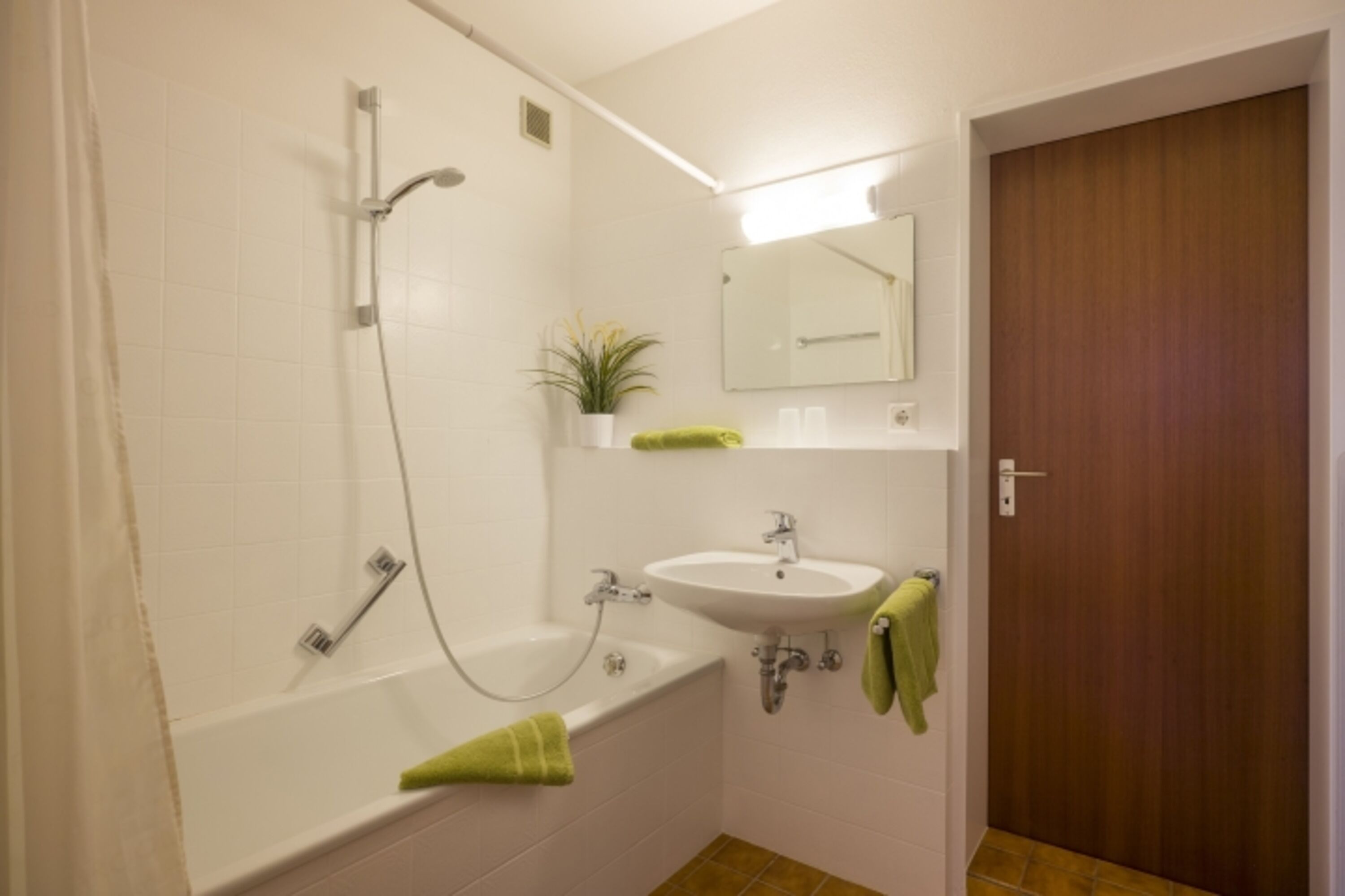 Bad mit Badewanne