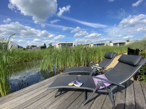 eigener Steg zum Wasserlauf 