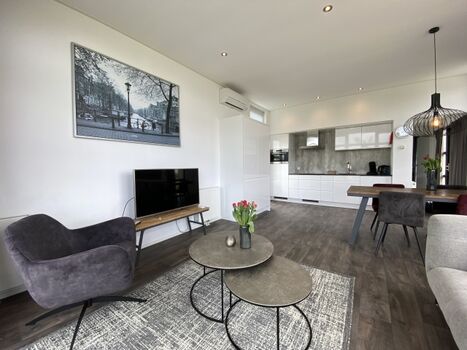 moderne Küche und Klimaanlage 