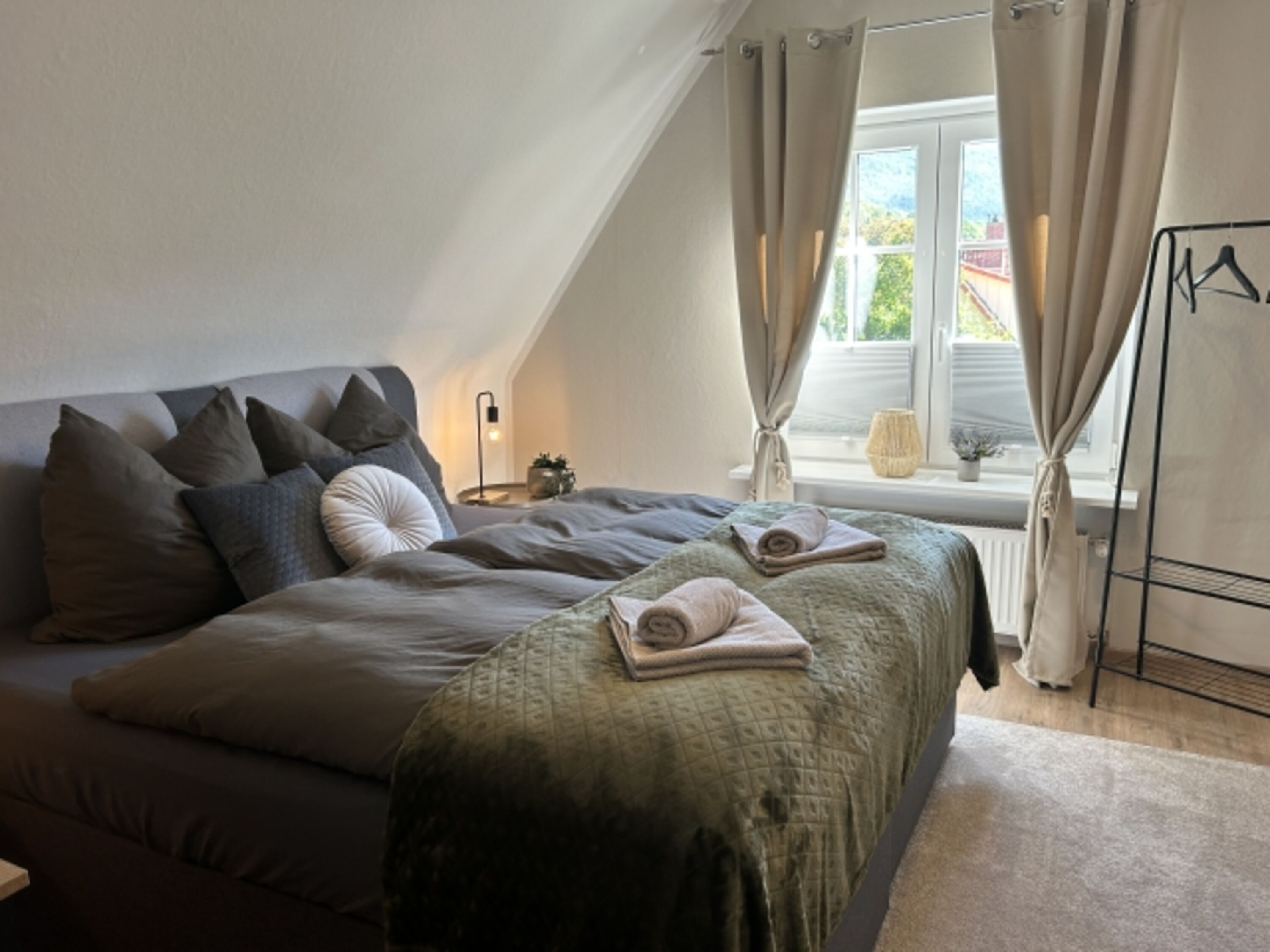 Schlafzimmer 1