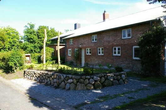 Hausansicht von der Straße (Sackgasse)