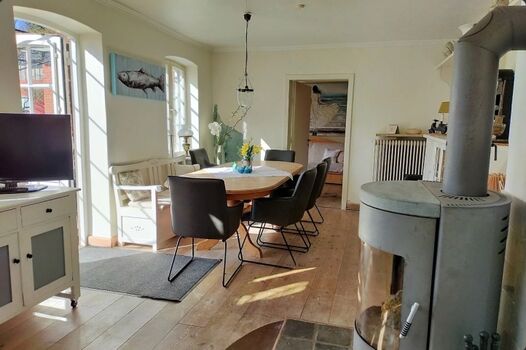 Essplatz im großen Wohnzimmer