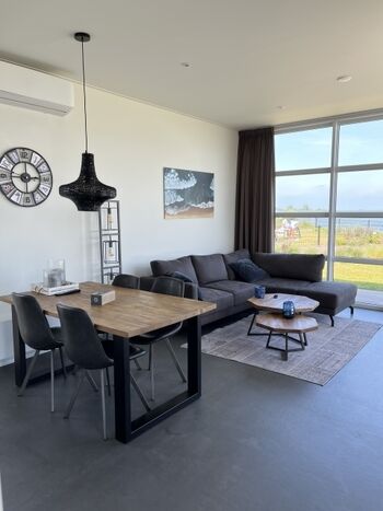Wohnbereich mit Blick auf's IJsselmeer