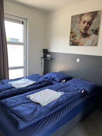 stilvolle Schlafzimmer mit Boxspringbetten