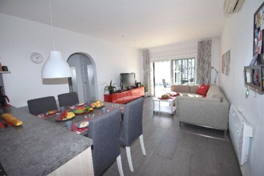 Wohn - und Essbereich