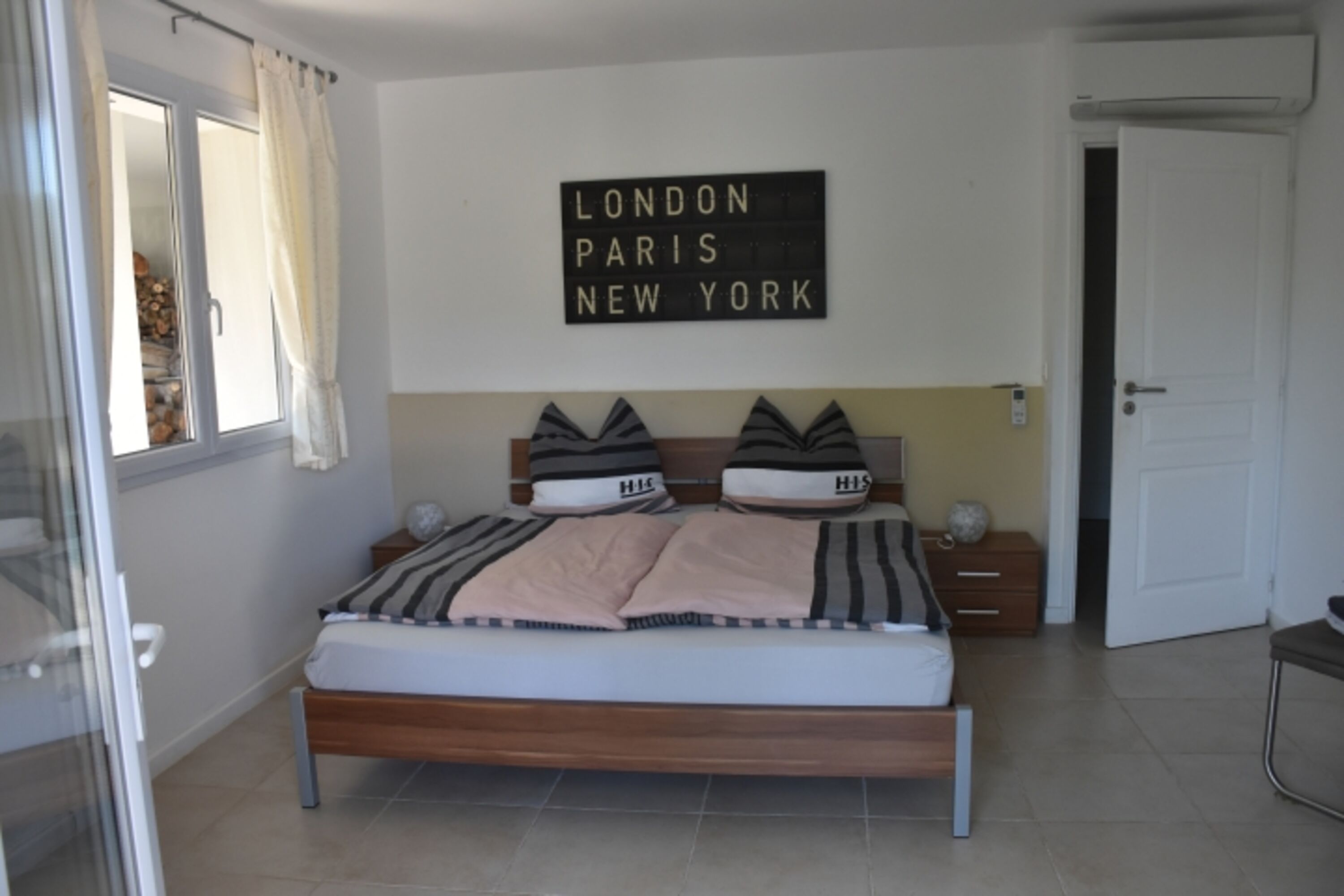 Schlafzimmer 2
