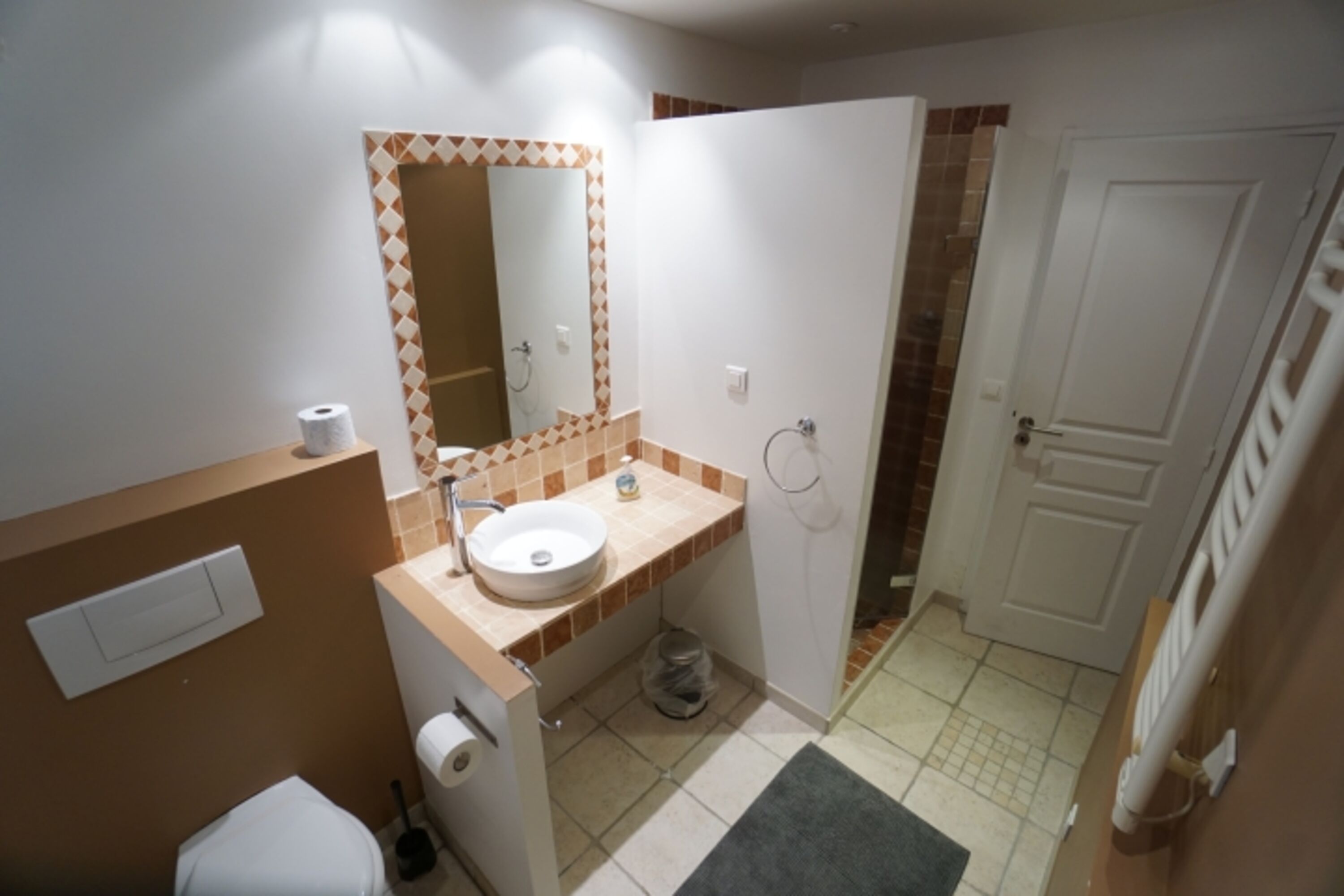 Badezimmer zu Schlafzimmer 2