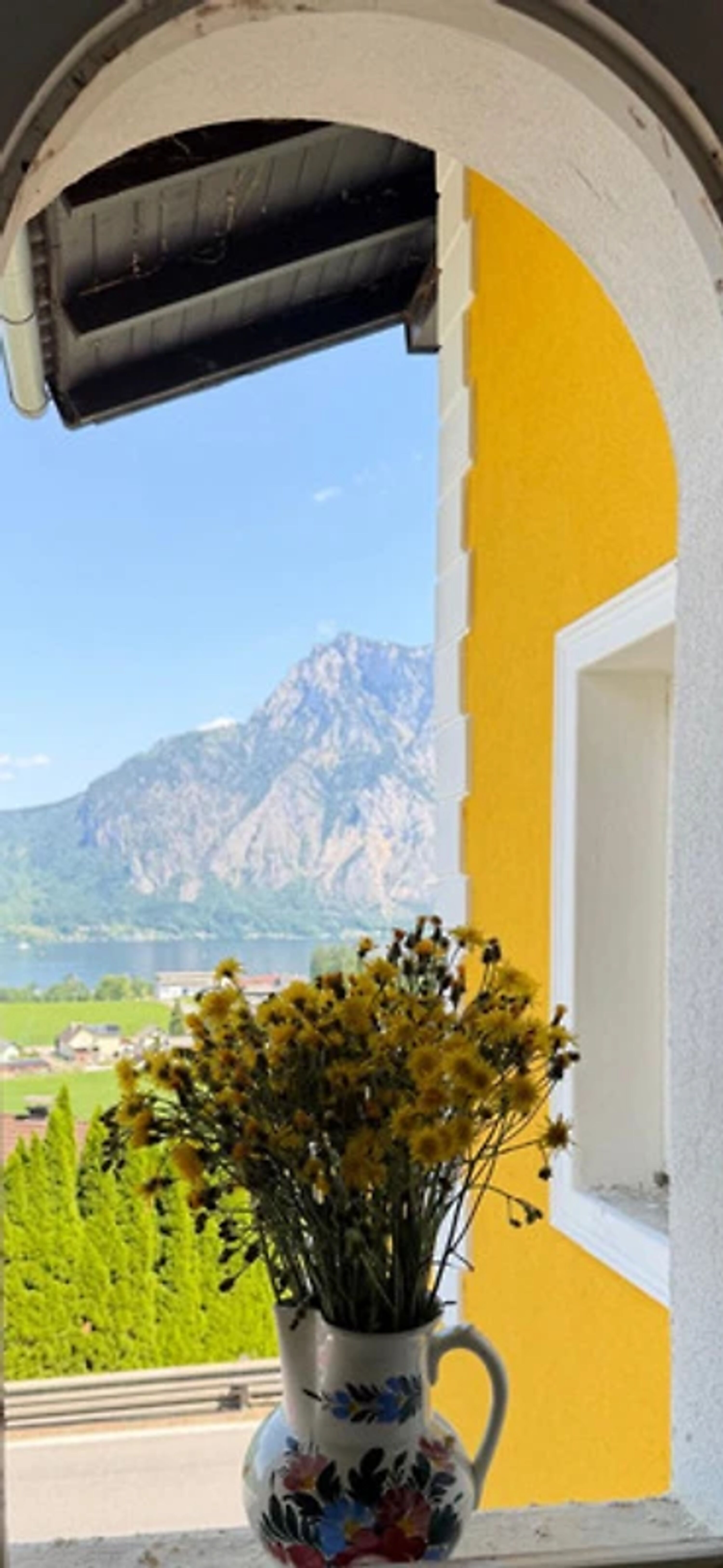 Haus mit Panorama Seeblick und Bergblick. Ferienwohnung Bergliebe im 2. Stock (Außenstiege).