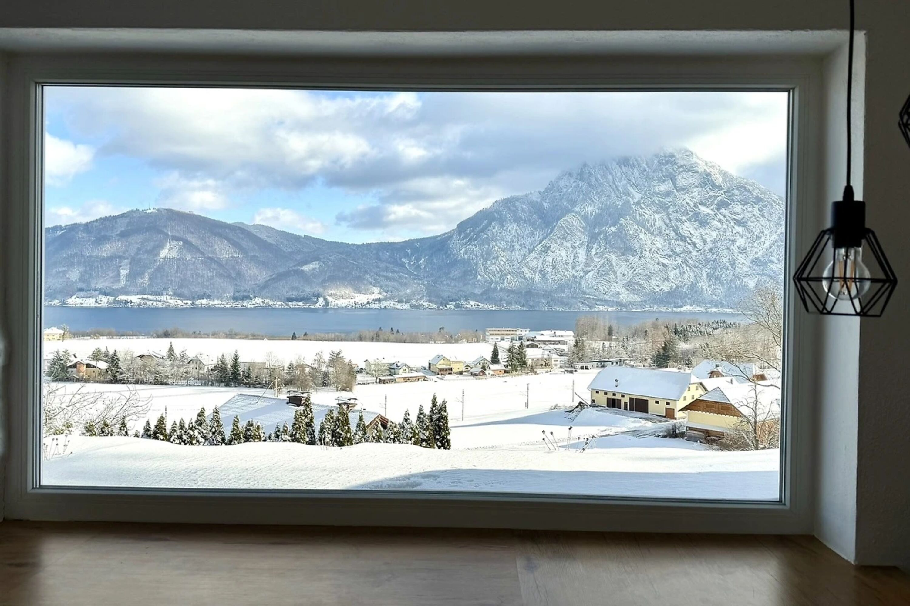 Ferienwohnung Bergliebe - Ausblick Fenster Küche im Winter.