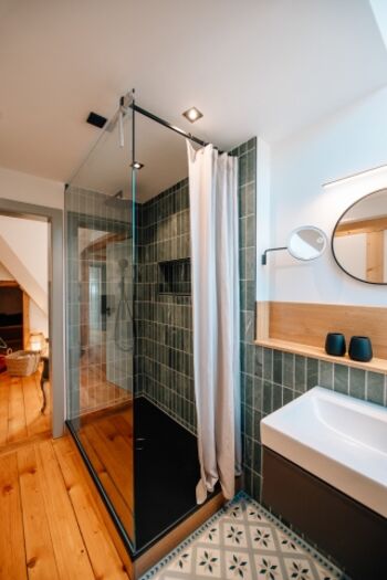 Duchbad im Obergeschoss.