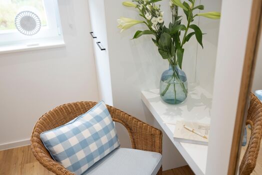 Villa am See - Kleiner Platz für das Schreiben z. B. von Urlaubspost