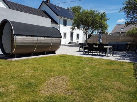 Eifel Dream Schneifelhaus - Sicht von der Wiese aus