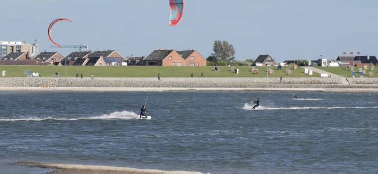 Kite und Windsurfen vor der Haustür