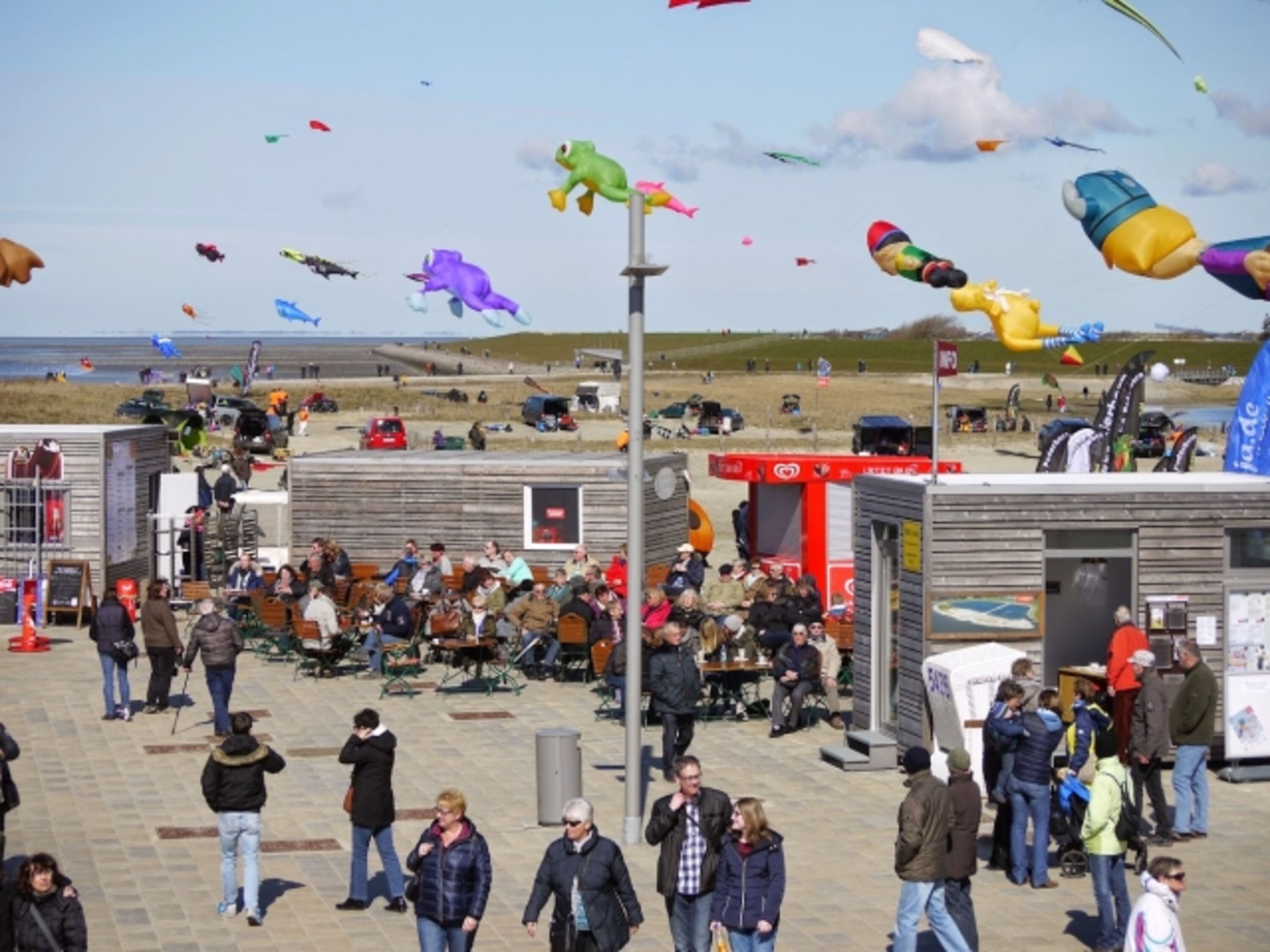 Das beliebte Drachenfest am Strand