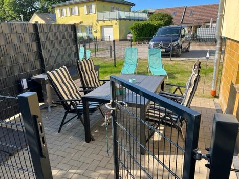 Kleiner Gartenbereich mit Terrasse