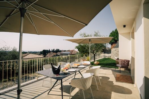 Terrasse mit Outdoor Küche