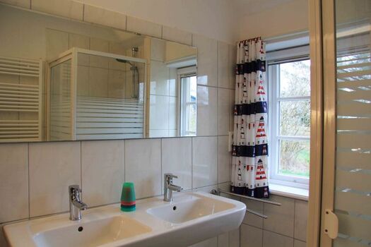 Duschbad im Erdgeschoß