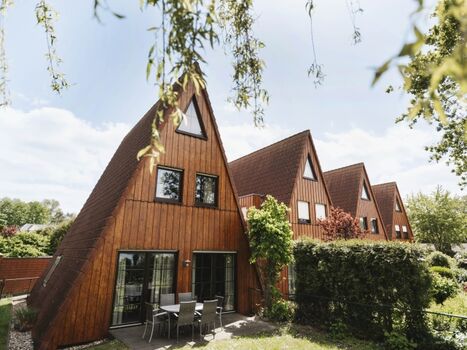 Außenbereich mit eingzäuntem Garten 