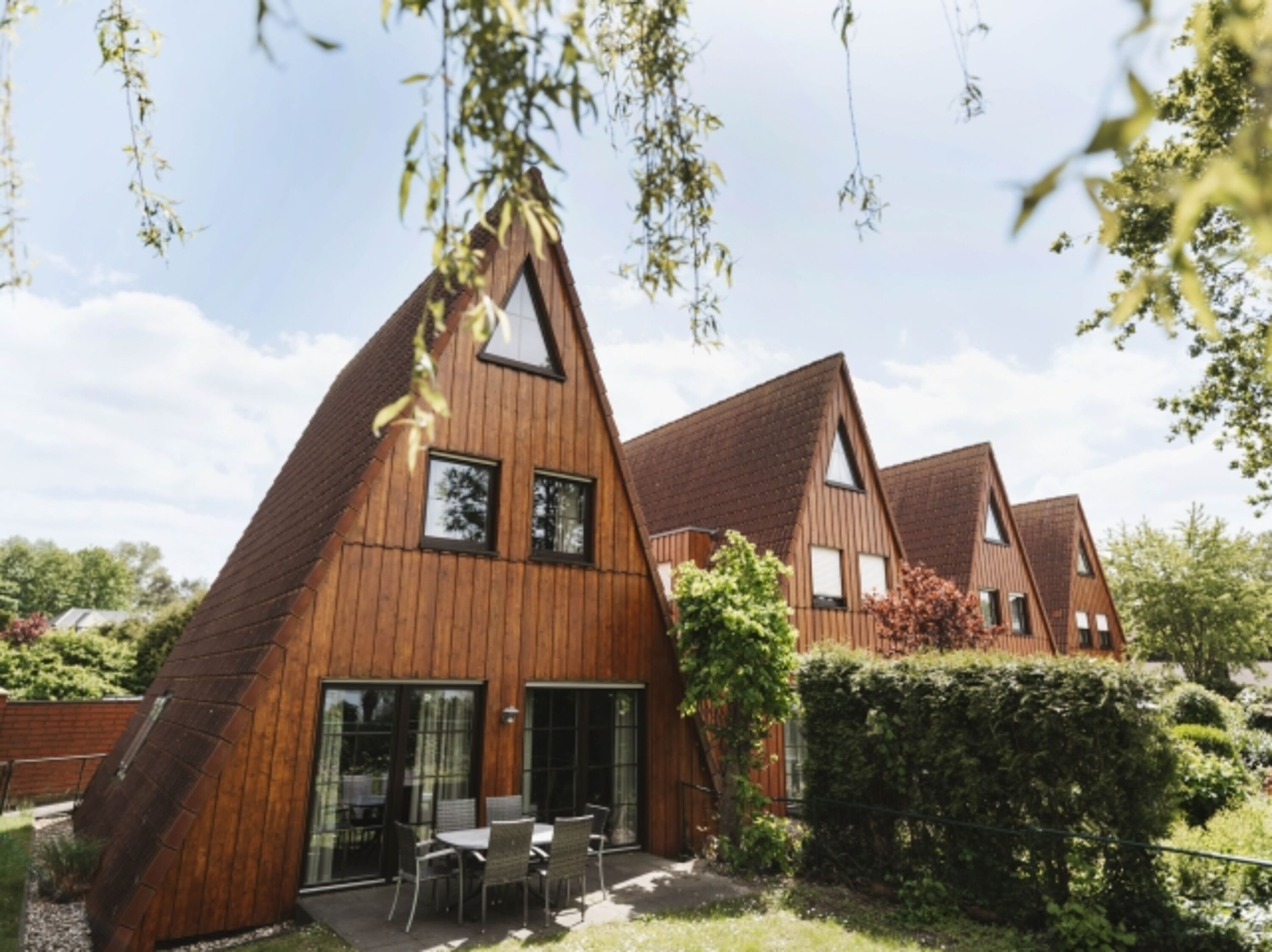Außenbereich mit eingzäuntem Garten 