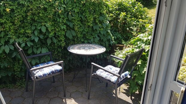 kleine Terrasse, überdacht