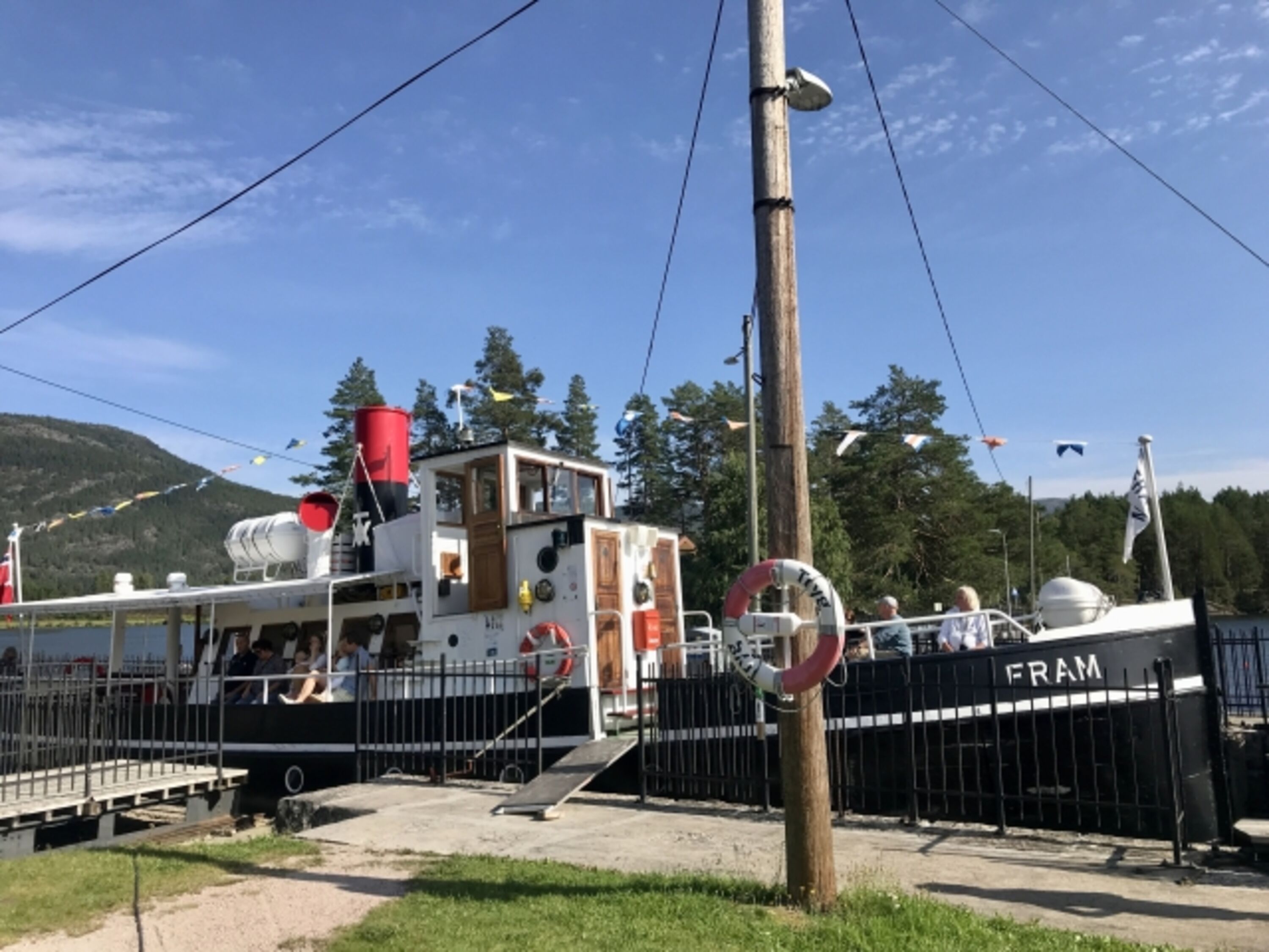 MS Fram bietet Ausflugsfahrten an(Empfehlenswert :o)